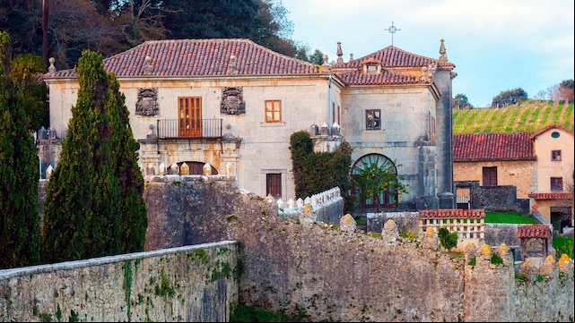 Palacio de los Condes de Isla-Fernández, Isla, Arnuero, cantabri