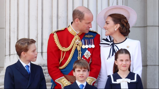 Los príncipes de Gales con sus tres hijos: los príncipes George, Charlotte y Louis, suyos son los primeros puestos en la línea sucesoria al trono británico