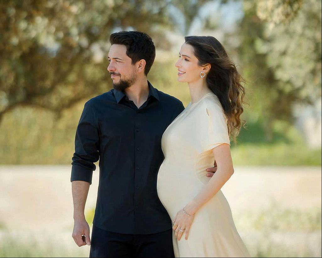 Rania de Jordania comparte su impaciencia por ser abuela en el 30 cumpleaños de su hijo mayor