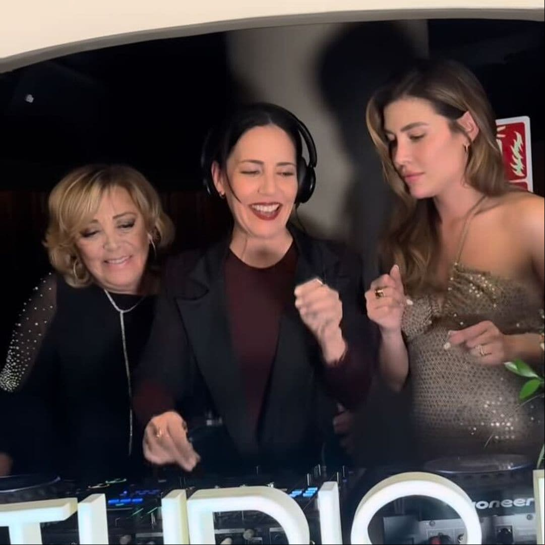 Michelle Salas vuelve a México y se reencuentra con Stephanie Salas y Sylvia Pasquel